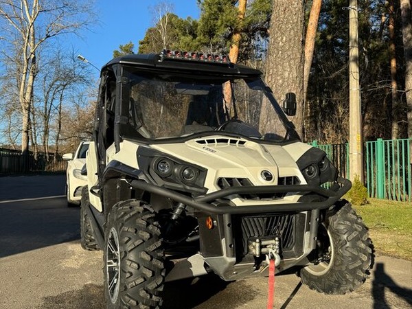 ���������� ����� �� BRP (���) Can-Am Commander 1000 � �������