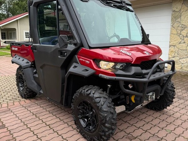 ���������� ����� �� BRP (���) Can-Am Defender HD10 � �������