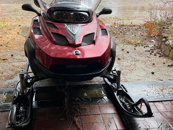 ���������� ����� �� BRP (���) Ski-Doo Expedition 1300 � �������