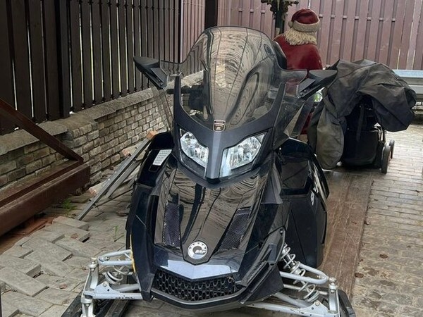 ���������� ����� �� BRP (���) Ski-Doo Grand Touring 700 � �������