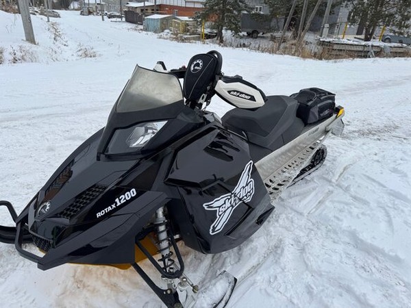 ���������� ����� �� BRP (���) Ski-Doo MXZ Renegade X 1200 � �������