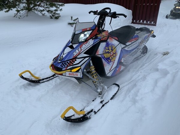 ���������� ����� �� BRP (���) Ski-Doo MXZ Renegade X 800 � �������