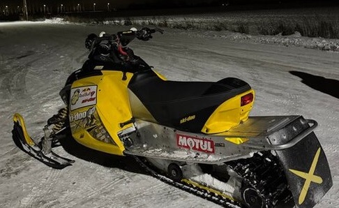 ���������� ����� �� BRP (���) Ski-Doo MXZ X-racing 440 � �������