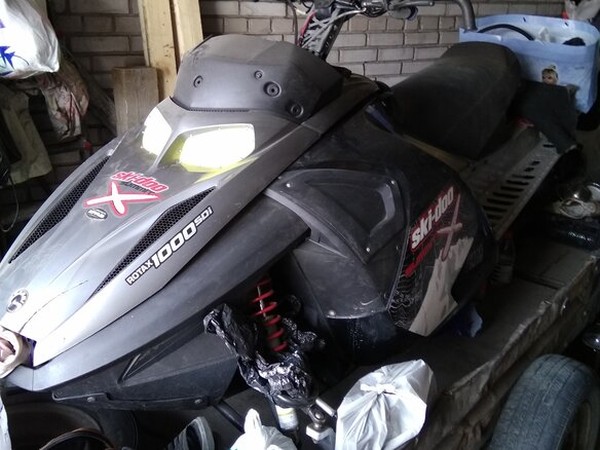 ���������� ����� �� BRP (���) Ski-Doo Summit 1000 � �������