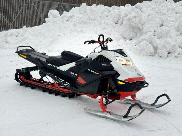 ���������� ����� �� BRP (���) Ski-Doo Summit 850 � �������