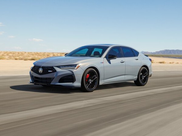 ����������� ���� �� Acura TLX (����� ����) � �������