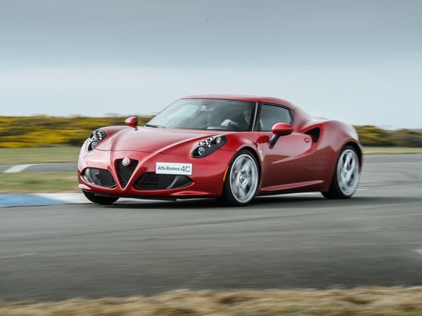 ����������� ���� �� Alfa Romeo 4C (���� ����� 4�) � �������