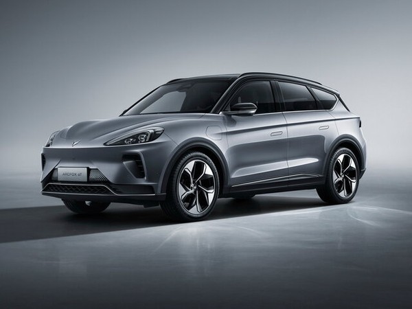 ����������� ���� �� Arcfox Alpha T (�������� ����� �) � �������