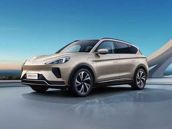 ����������� ���� �� Arcfox Alpha T6 (�������� ����� �6) � �������