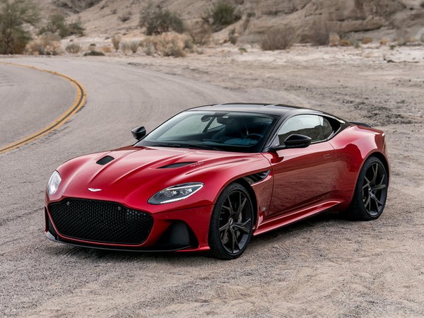 ����������� ���� �� Aston Martin DBS (����� ������ ���) � �������