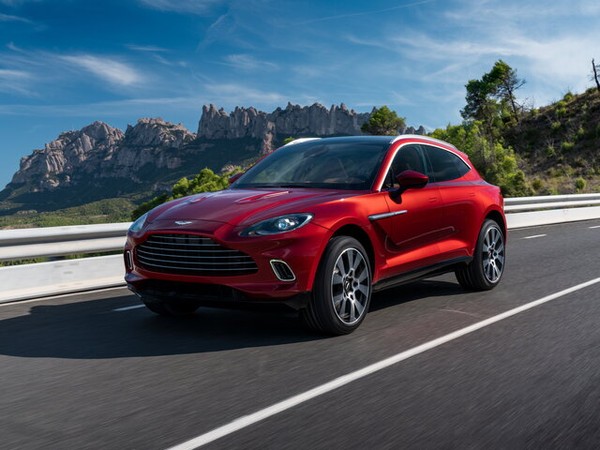 ����������� ���� �� Aston Martin DBX (����� ������ ����) � �������