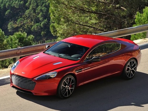 ����������� ���� �� Aston Martin Rapide (����� ������ ������) � �������