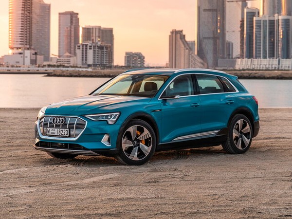 ����������� ���� �� Audi e-tron (Audi �-����) � �������
