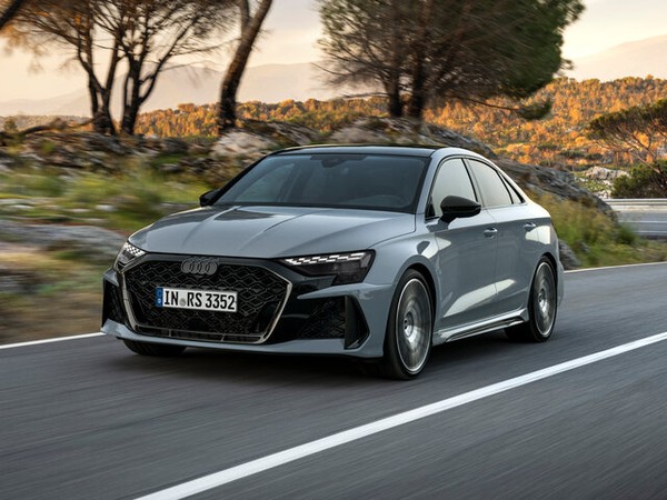 ����������� ���� �� Audi RS 3 (���� �� 3) � �������