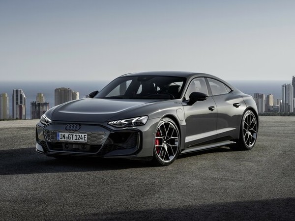 ����������� ���� �� Audi RS e-tron GT (���� �� �-���� ��) � �������