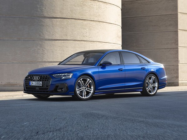 ����������� ���� �� Audi S8 (���� � 8) � �������