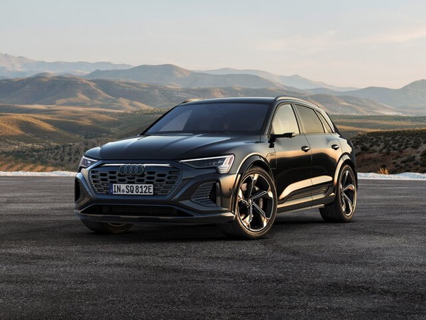 ����������� ���� �� Audi SQ8 e-tron (���� ���8 �-����) � �������