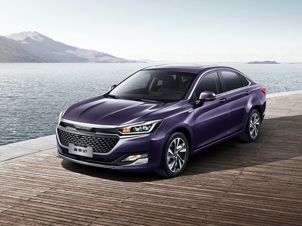 ����������� ���� �� BAIC U7 (���� �7) � �������