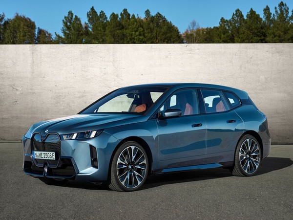 ����������� ���� �� BMW iX (��� �� ���) � �������