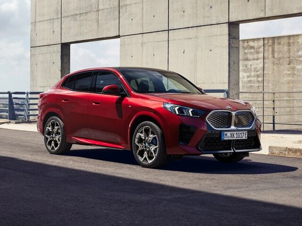 ����������� ���� �� BMW iX2 (��� �� ��� 2) � �������