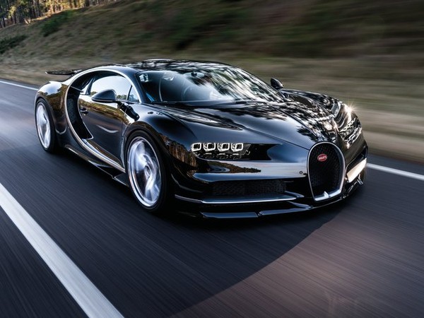 ����������� ���� �� Bugatti Chiron (������� ������) � �������