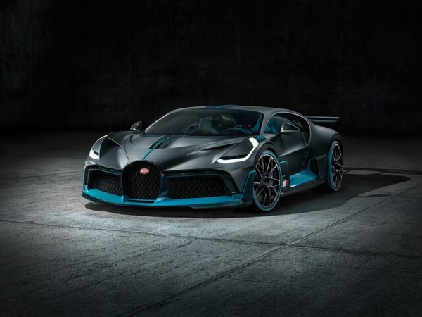 ����������� ���� �� Bugatti Divo (������� ����) � �������