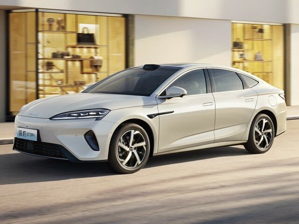 ����������� ���� �� BYD Seal 07 (��� ���� 07) � �������