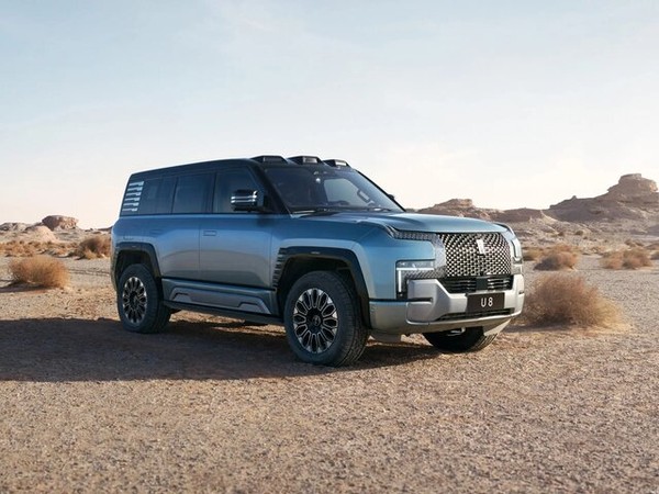 ����������� ���� �� BYD Yangwang U8 (��� �������� �8) � �������