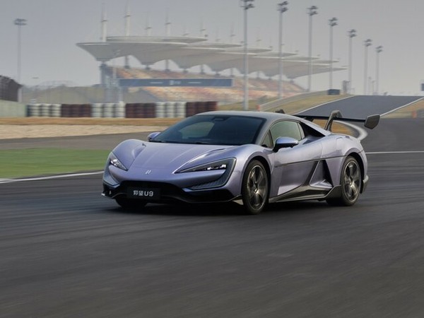 ����������� ���� �� BYD Yangwang U9 (��� �������� �9) � �������