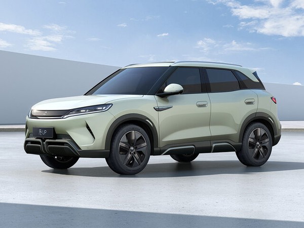 ����������� ���� �� BYD Yuan Up (��� ���� ��) � �������