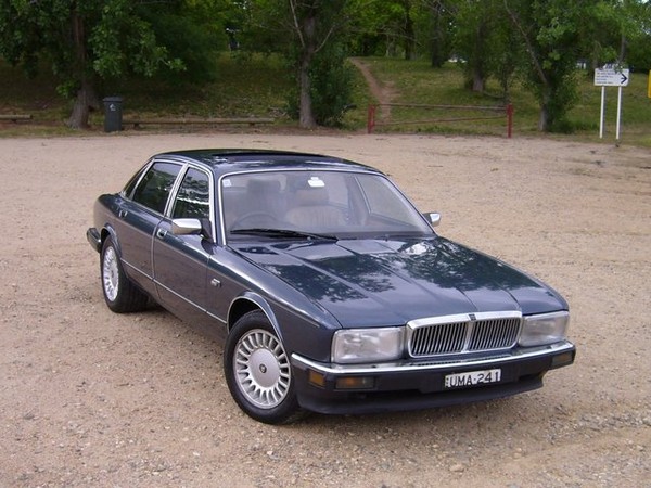 ����������� ���� �� Daimler XJ40 (������� ���40) � �������