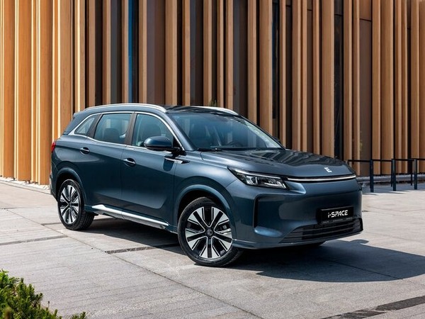 ����������� ���� �� Evolute i-SPACE (������� ��-�����) � �������