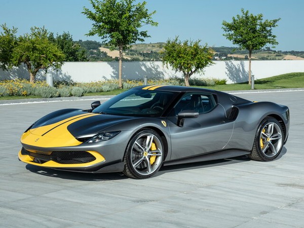 ����������� ���� �� Ferrari 296 (������� 296) � �������