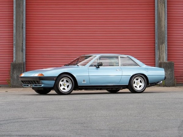 ����������� ���� �� Ferrari 400 (������� 400) � �������