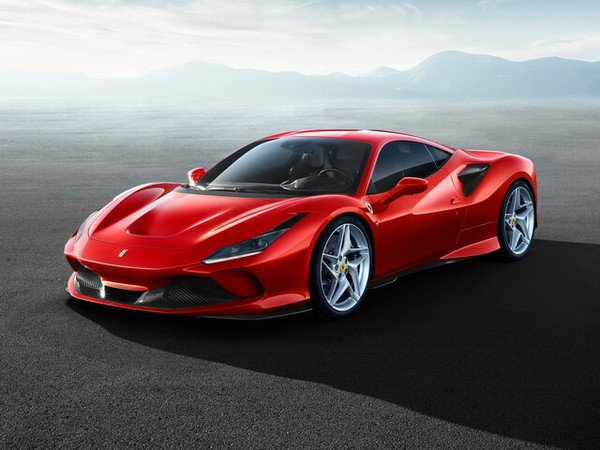 ����������� ���� �� Ferrari F8 (������� �8) � �������