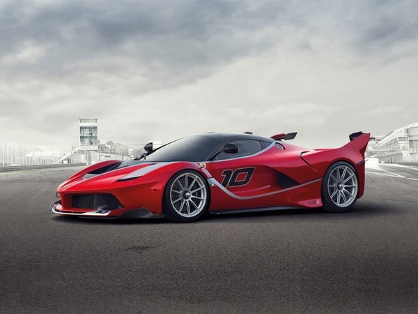 ����������� ���� �� Ferrari FXX K (������� ����� �) � �������
