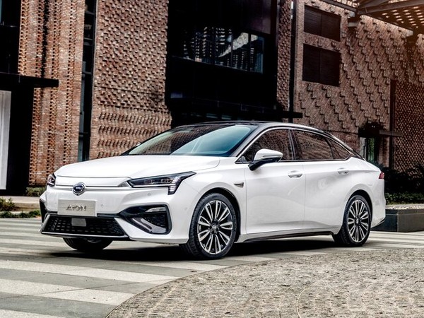 ����������� ���� �� GAC Aion S (��� ���� �) � �������