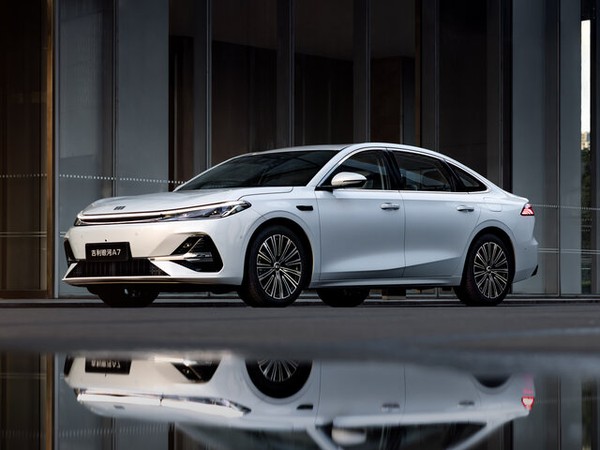 ����������� ���� �� Geely Galaxy A7 (����� ������� �7) � �������