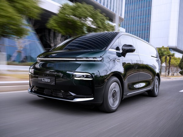 ����������� ���� �� Geely Galaxy LEVC L380 (����� ������� ���� �380) � �������