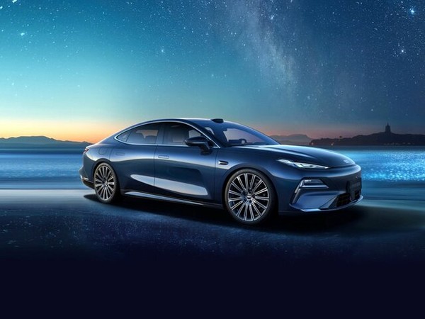 ����������� ���� �� Geely Galaxy Starshine 8 (����� ������� ��������� 8) � �������