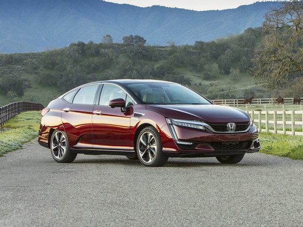 ����������� ���� �� Honda Clarity (����� �������) � �������