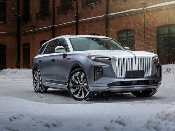 ����������� ���� �� Hongqi E-HS9 (����� �-��9) � �������