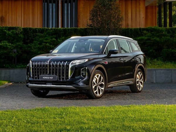 ����������� ���� �� Hongqi HS7 (����� ��7) � �������