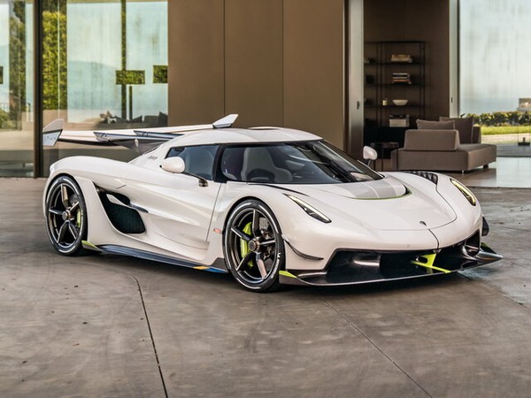 ����������� ���� �� Koenigsegg Jesko (���������� ������) � �������