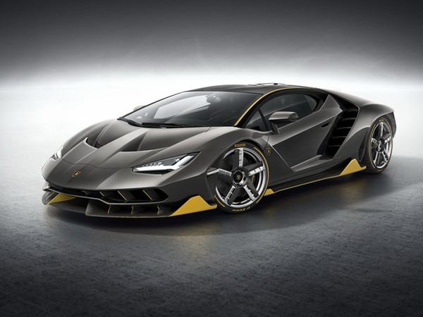 ����������� ���� �� Lamborghini Centenario (����������� ����������) � �������