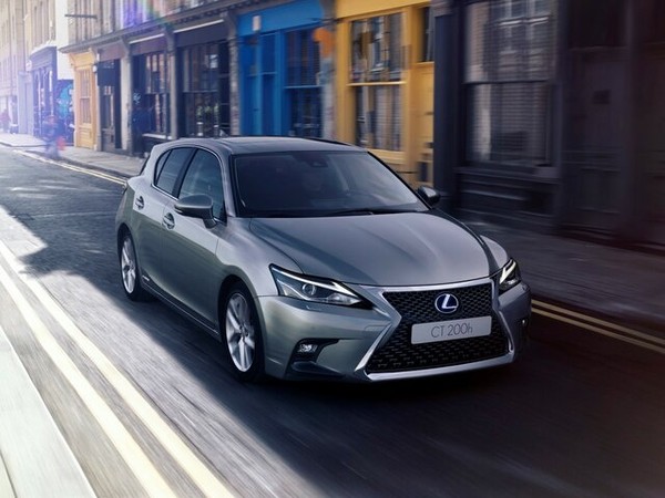 ����������� ���� �� Lexus CT (������ ��) � �������