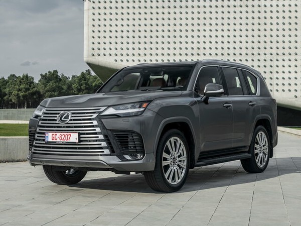 ����������� ���� �� Lexus LX (������ ���) � �������
