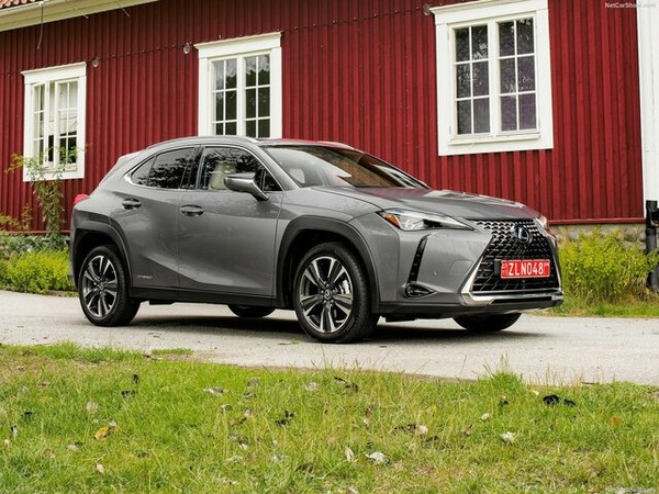 ����������� ���� �� Lexus UX (������ �-���) � �������