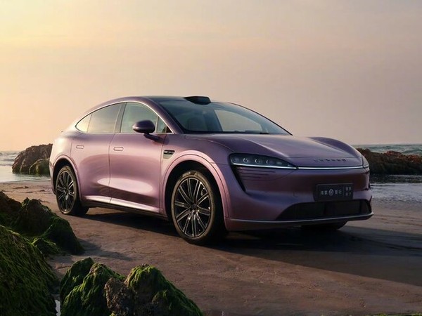 ����������� ���� �� Luxeed R7 (������ �7) � �������