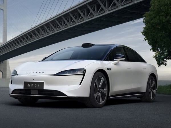 ����������� ���� �� Luxeed S7 (������ �7) � �������